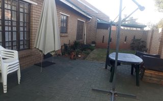 3 Bedroom Townhouse in Modelpark