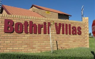 2 Bedroom Apartment in Rooihuiskraal