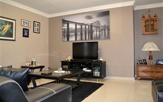 3 Bedroom Apartment in Kensington