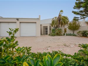 3 Bed House in Sanddrift