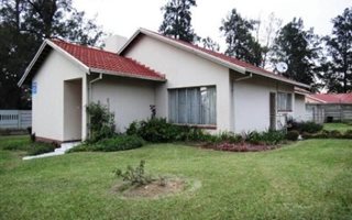 4 Bedroom House in Ncandu Park