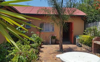 1 Bedroom Garden Cottage in Kilner Park