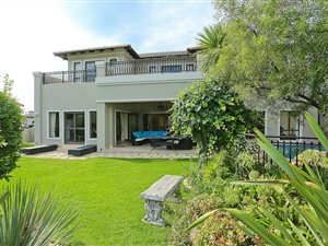 4 Bedroom House in Eagle Canyon Golf Estate