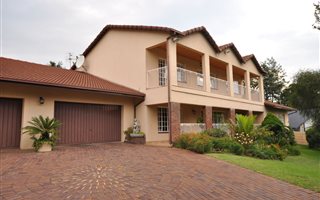 4 Bedroom House in River Club