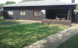 3 Bedroom House in Vanderbijlpark CW3