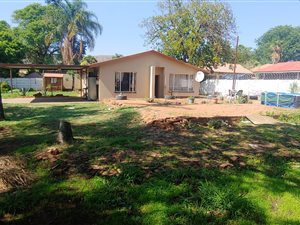 5 Bed House in Tileba