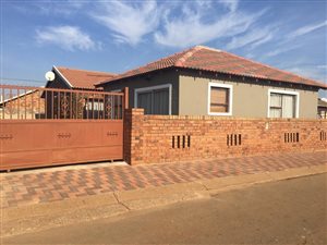 2 Bed House in Vosloorus