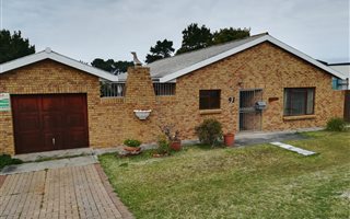 4 Bedroom House in Kleinmond