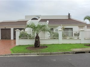11 Bed House in Loevenstein