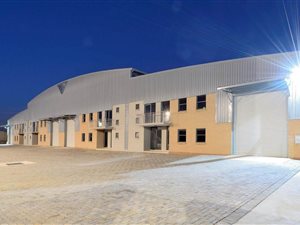 451 m² Industrial space in Gateway Industrial Park