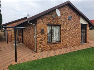 3 Bed House in Vosloorus