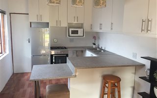 1 Bedroom Garden Cottage in Lakeside Village
