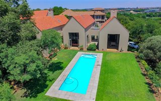 5 Bedroom House in Woodhill