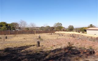 2353 m² Land available in Mooikloof Equestrian Estate