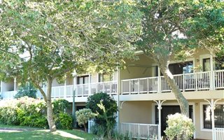 3 Bedroom Apartment in Wakenshaw Estate