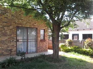 4 Bed House in Lindo Park