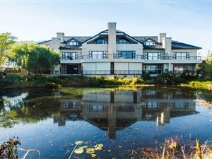 3 Bed Apartment in Pearl Valley