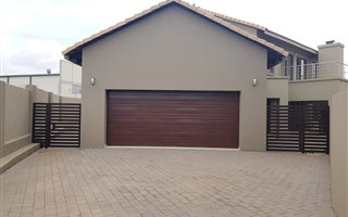 4 Bedroom Townhouse in Eldo Meadows