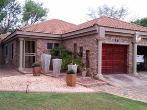 3 Bed House in Sterpark
