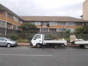 1.5 Bed Apartment in Springs Central