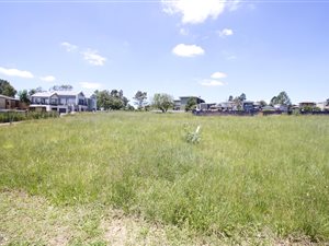 840 m² Land available in Senderwood