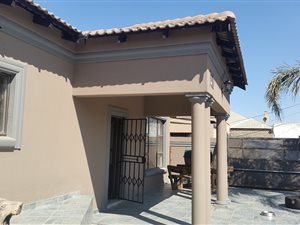 3 Bed House in Springs Central