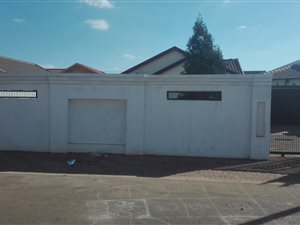 3 Bed House in Protea Glen