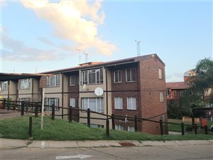 3 Bed Apartment in Laudium