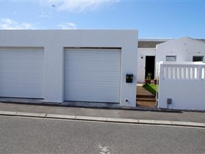 2 Bed House in Marina Da Gama