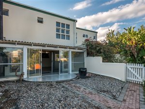 3 Bed House in Pearl Rise