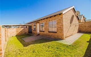 3 Bedroom Apartment in Cloverdene