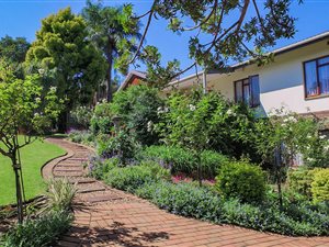 5 Bed House in Hayfields