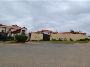 3 Bed Simplex in North Riding AH