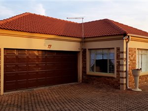 3 Bedroom House in Helikon Park