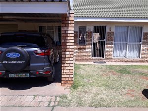 3 Bed Townhouse in Roylglen Gardens