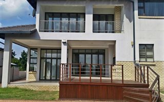 5 Bedroom House in Meerensee