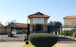 2 Bedroom Duplex in Roodepoort Central