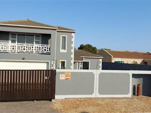 4 Bed House in Parklands