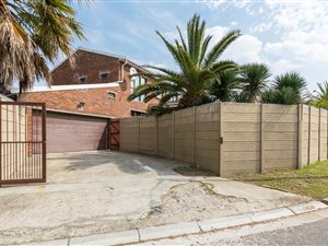 7 Bed House in Morgenster