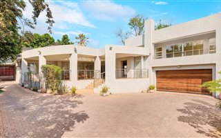 4 Bedroom House in Emmarentia