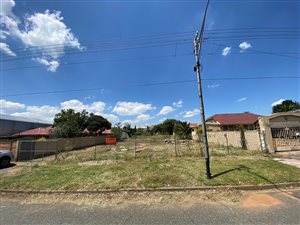 833 m² Land available in Robertsham