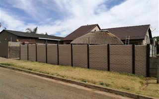 3 Bedroom House in Bosmont