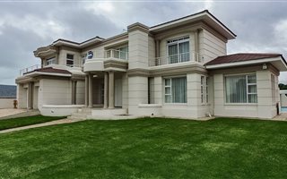 4 Bedroom House in Hartenbos