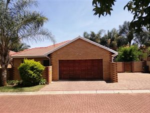 3 Bedroom House in Eldoraigne