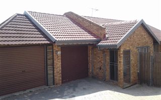 3 Bedroom House in Die Heuwel