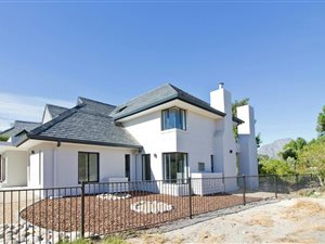 4 Bed House in Pearl Valley