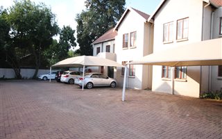 1 Bedroom Apartment in Saxonwold