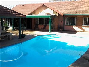 4 Bed House in Weavind Park