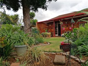 2 Bed Townhouse in Bronberrick