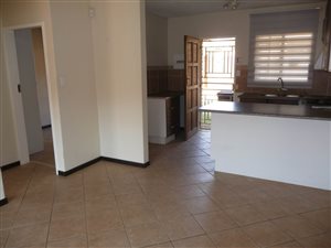 2 Bed Townhouse in Mooikloof Ridge